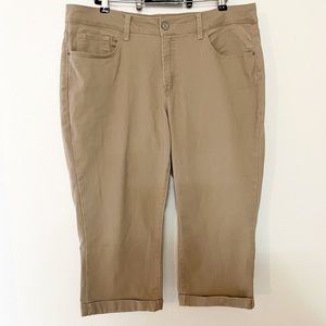Time and Tru- Mid-rise, size 20 tan capris